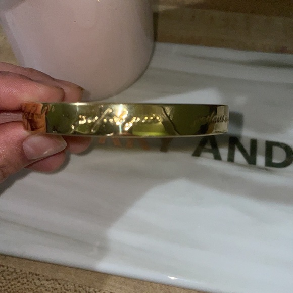 KATE SPADE NEW YORK Best Friend Idiom Bangle Bracelet in Gold - Picture 2 of 6